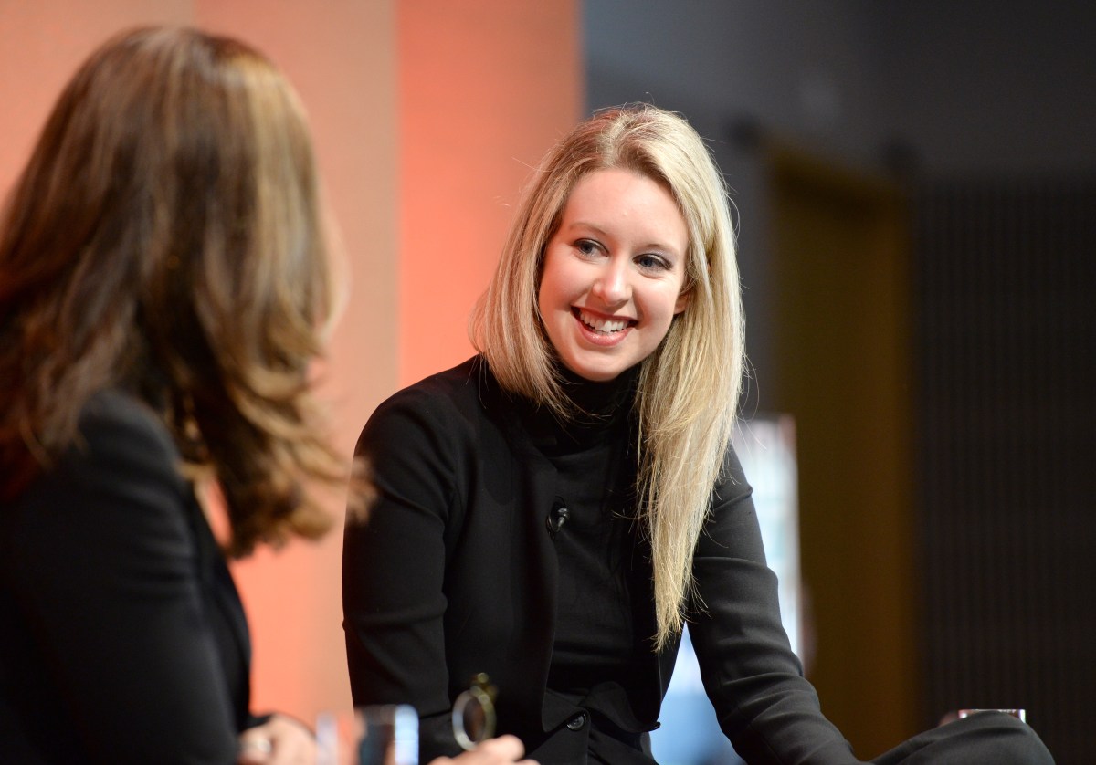 Phim tài liệu bí mật về Elizabeth Holmes ra mắt ở Telluride — 650 người vào rạp mà không biết mình sắp xem gì
