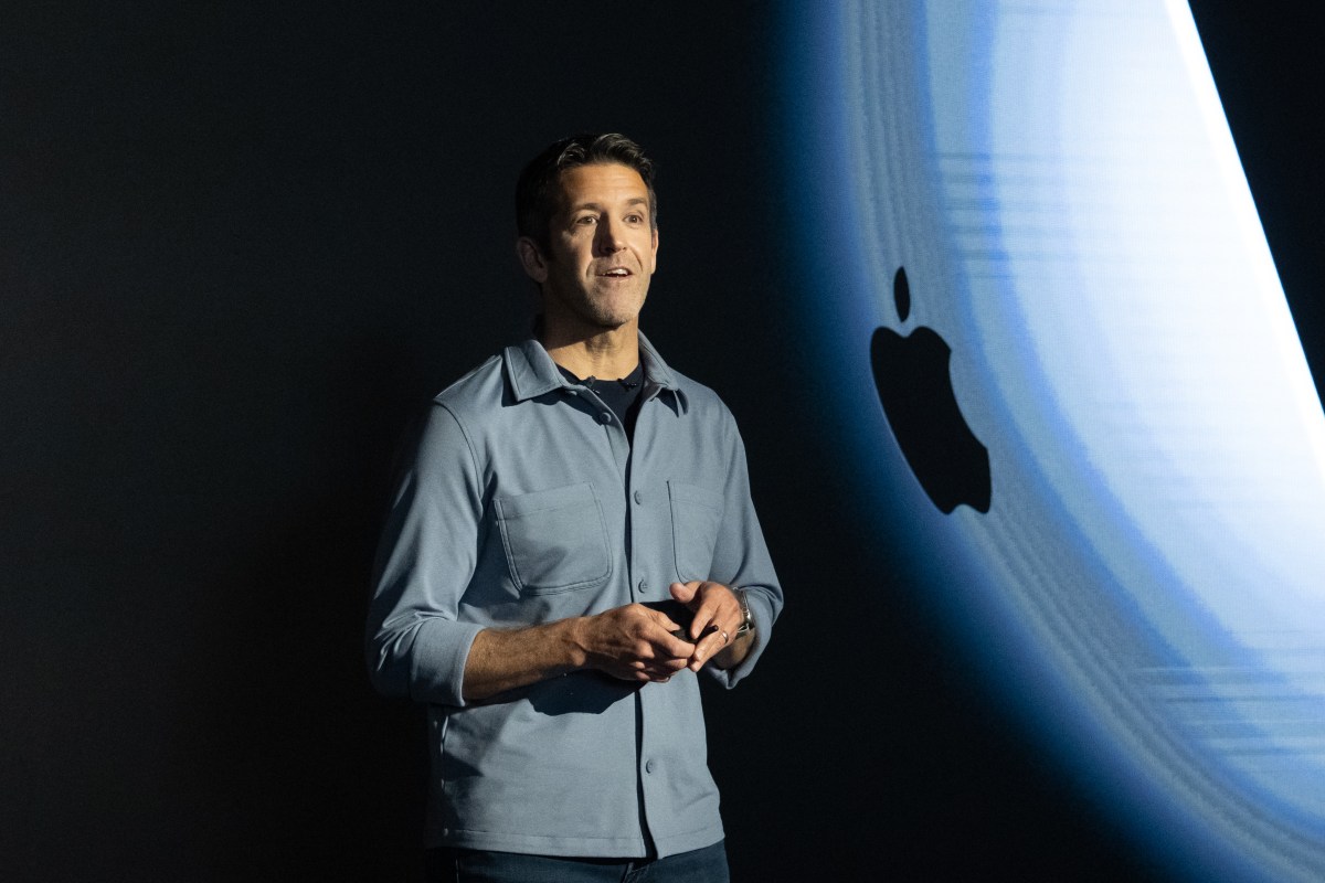 CEO mới của Apple lôi lại chiến lược Steve Jobs 25 năm trước — và đặt cược tất cả vào iPhone
